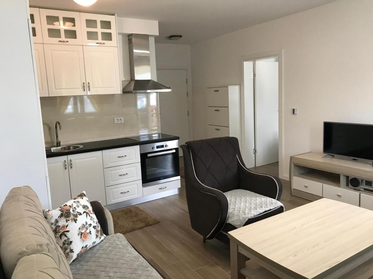 Apartmani Belma Dobra Voda Ngoại thất bức ảnh