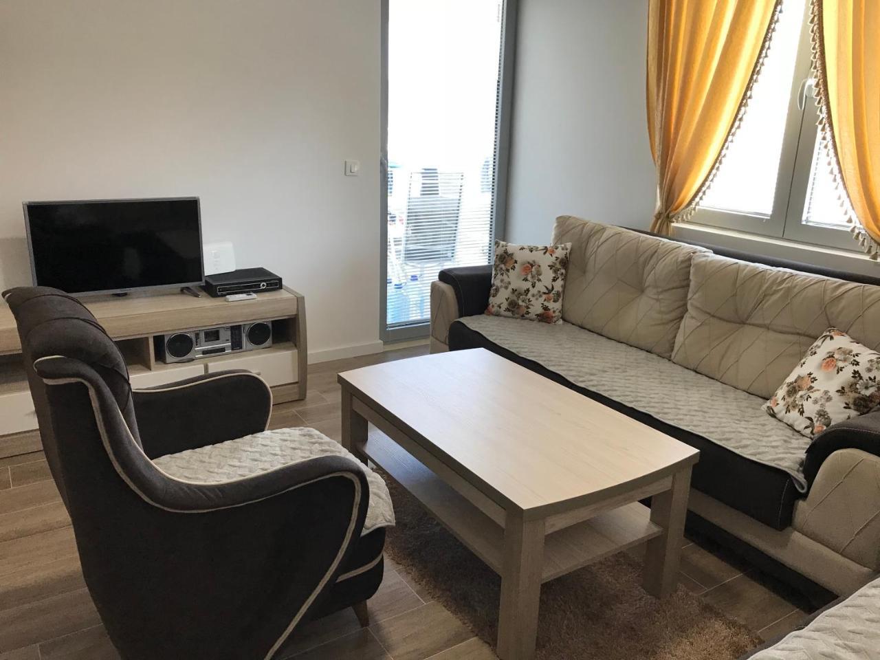 Apartmani Belma Dobra Voda Ngoại thất bức ảnh